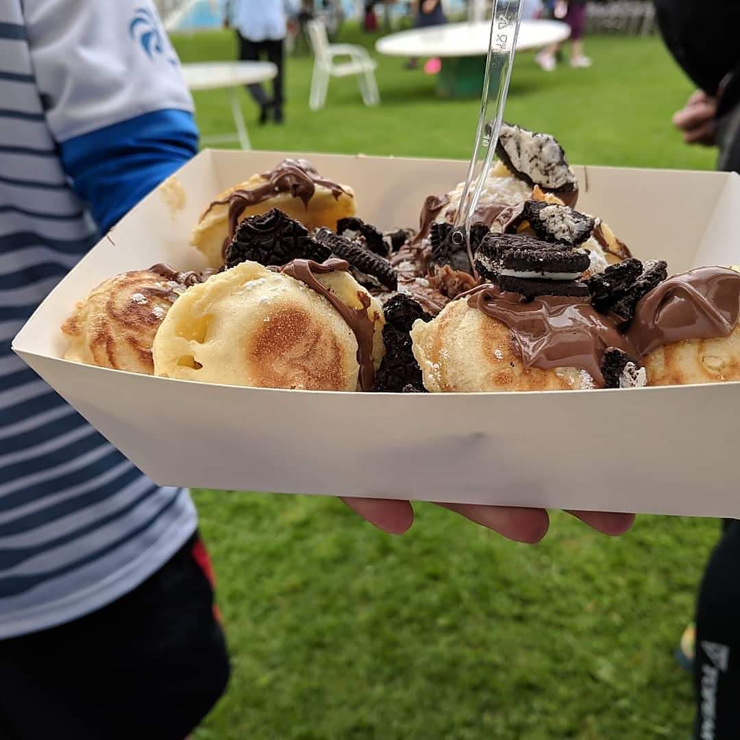 Mini pancakes with Nutella and crushed Oreo in a Pankis serving boat